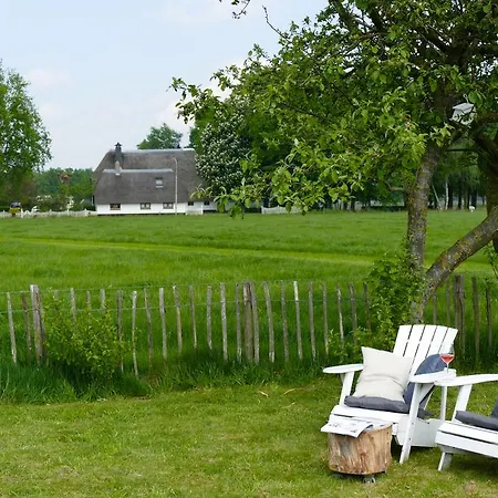 Apartment Gastenverblijf De Rozenkamp