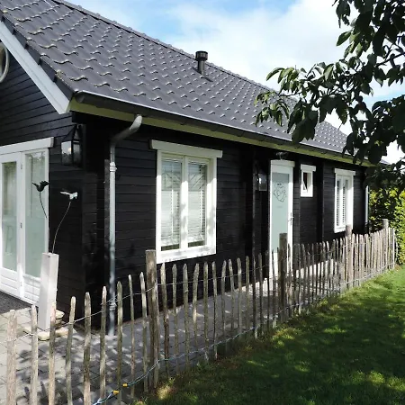 Gastenverblijf De Rozenkamp Apartment
